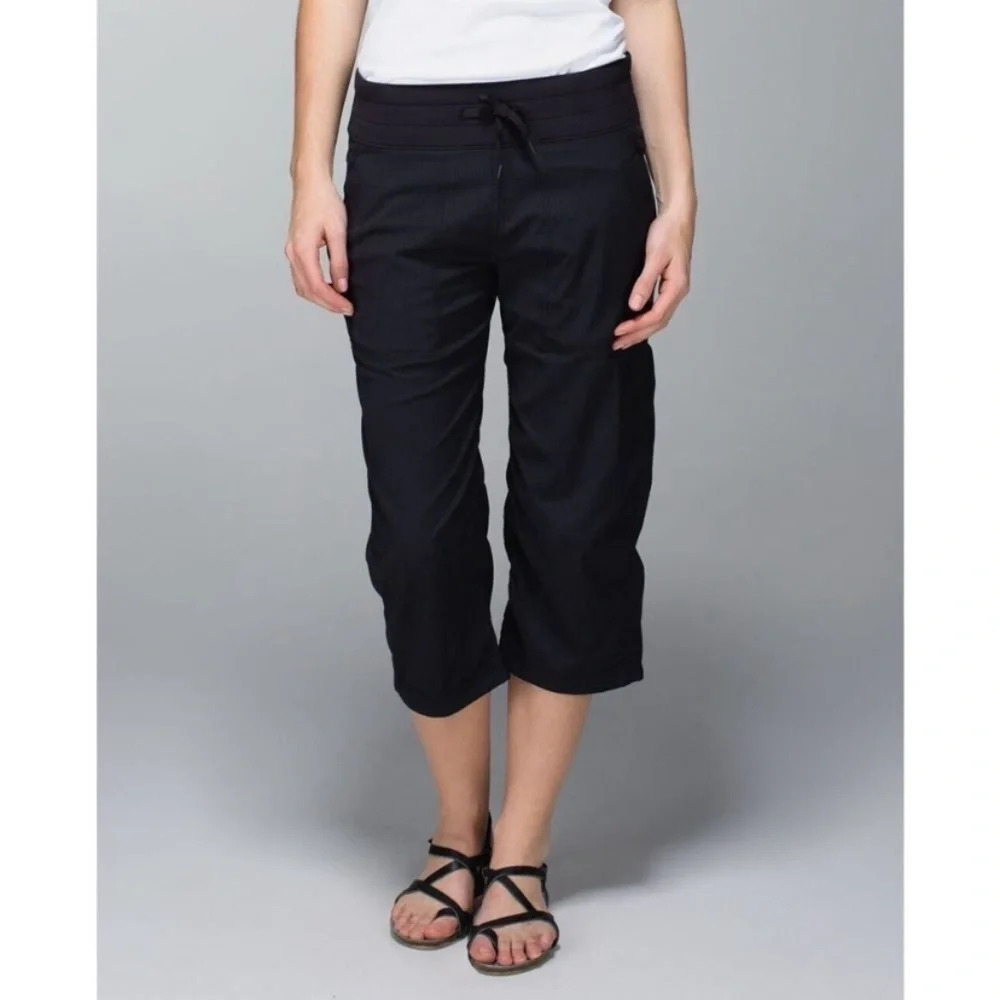 Lululemon cropped drawstring waist and leg dance pants black stripe 31343